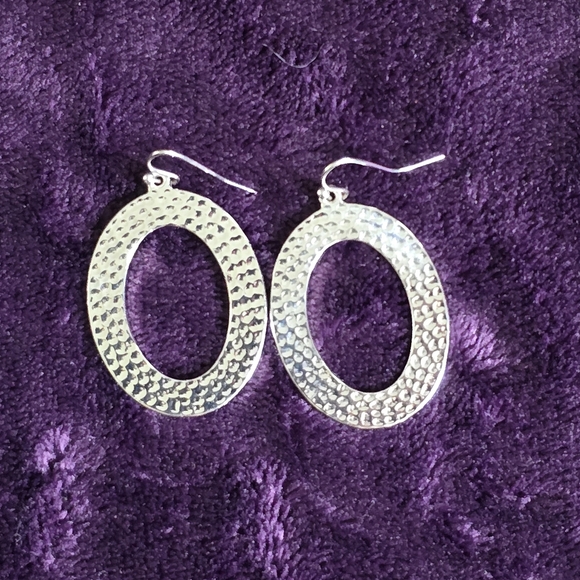 💜 3 for $15 | Hammered Silver Oval Earrings - Picture 2 of 6